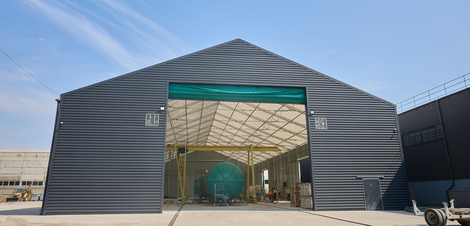 Висота 12,6 м - найвища споруда зі швидкомонтованих складів для компанії VODALAND