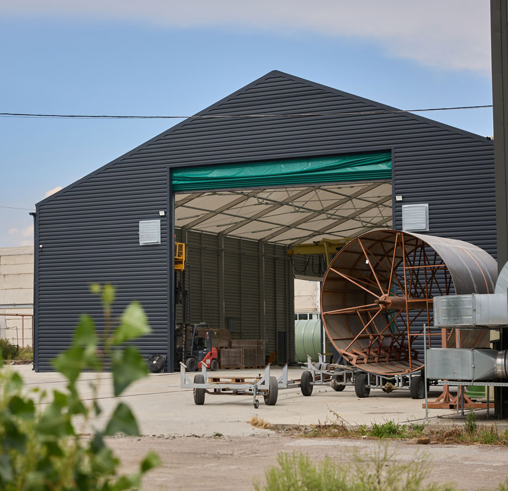 Висота 12,6 м - найвища споруда зі швидкомонтованих складів для компанії VODALAND