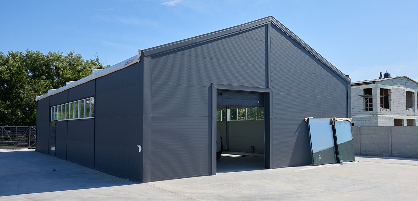 Швидкомонтований склад із мезонінною платформою для компанії 