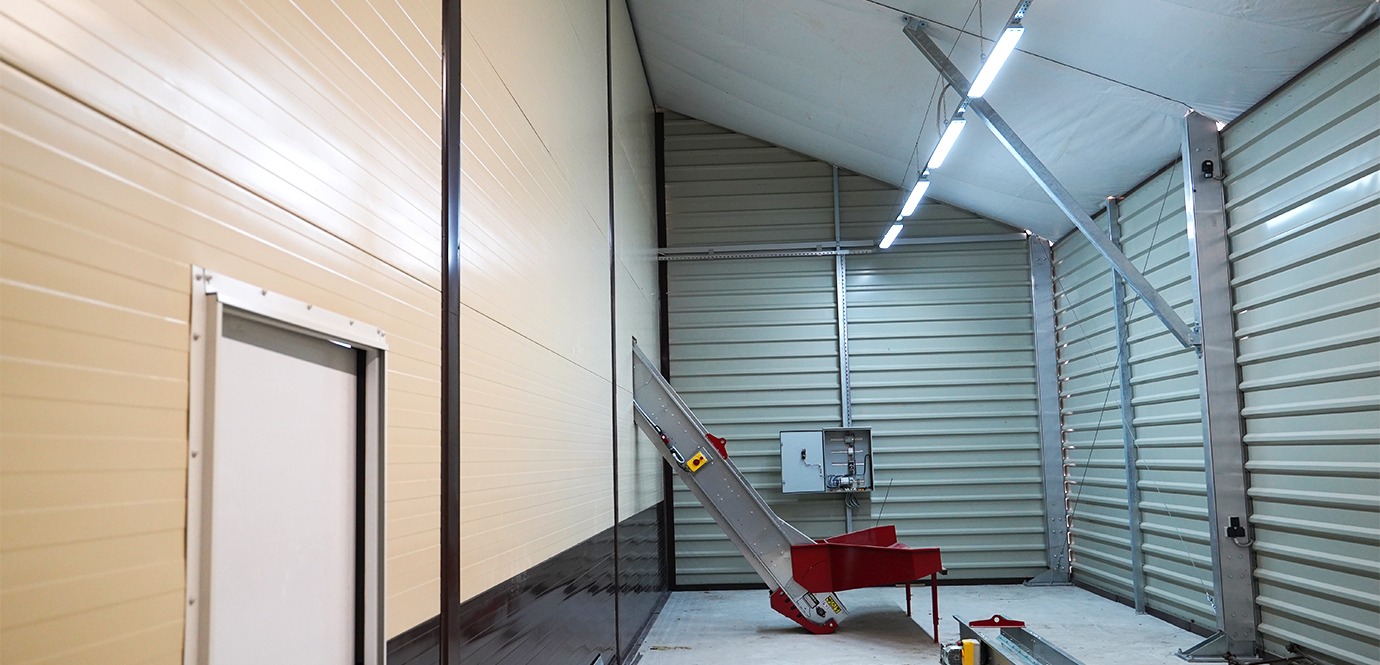 Склад та виробниче швидкомонтоване приміщення під одним дахом