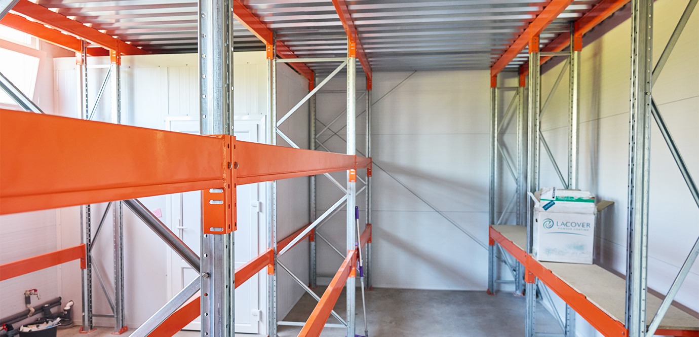 Швидкомонтований склад із мезонінною платформою для компанії 