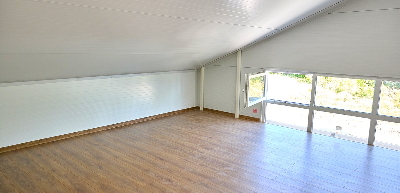 Швидкомонтований склад із мезонінною платформою для компанії 