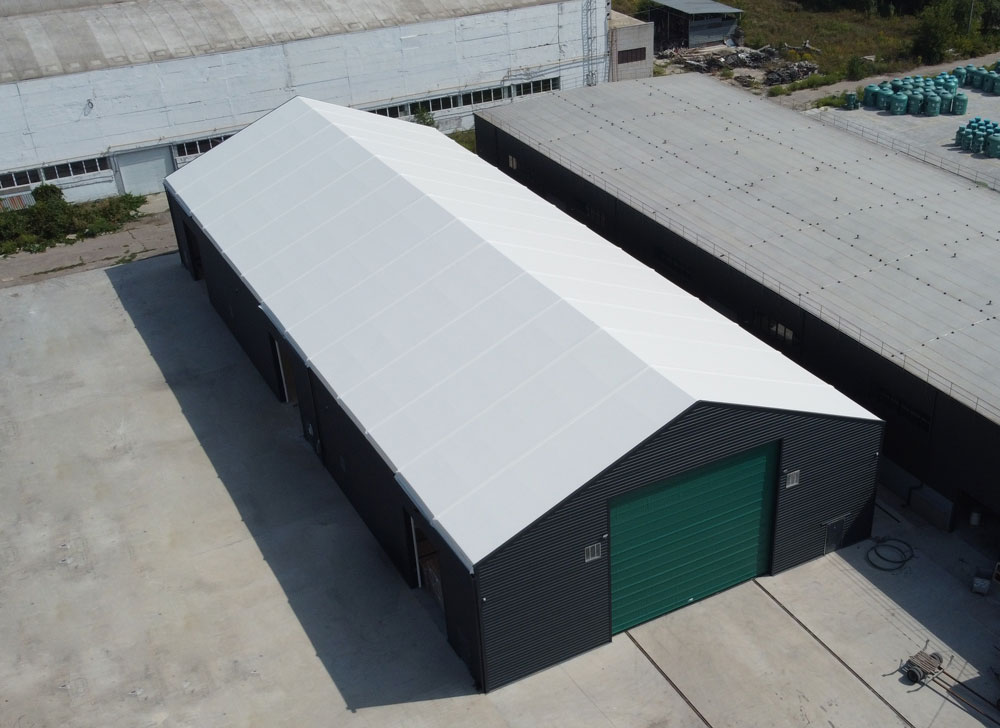 Холодна швидкомонтована споруда. Площа більша ніж 800 кв.м