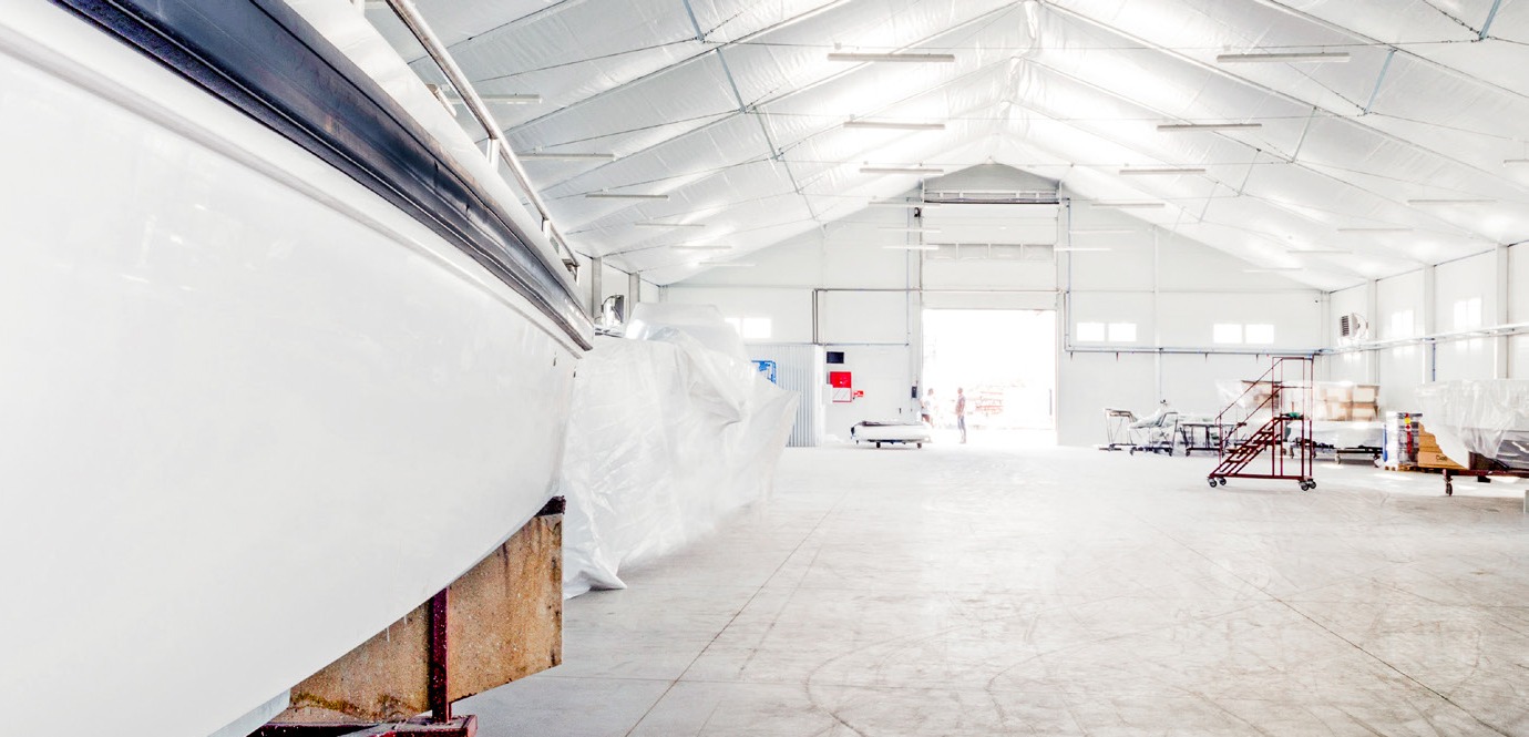 Утеплений виробничий цех для верфі з будівництва яхт у Польщі