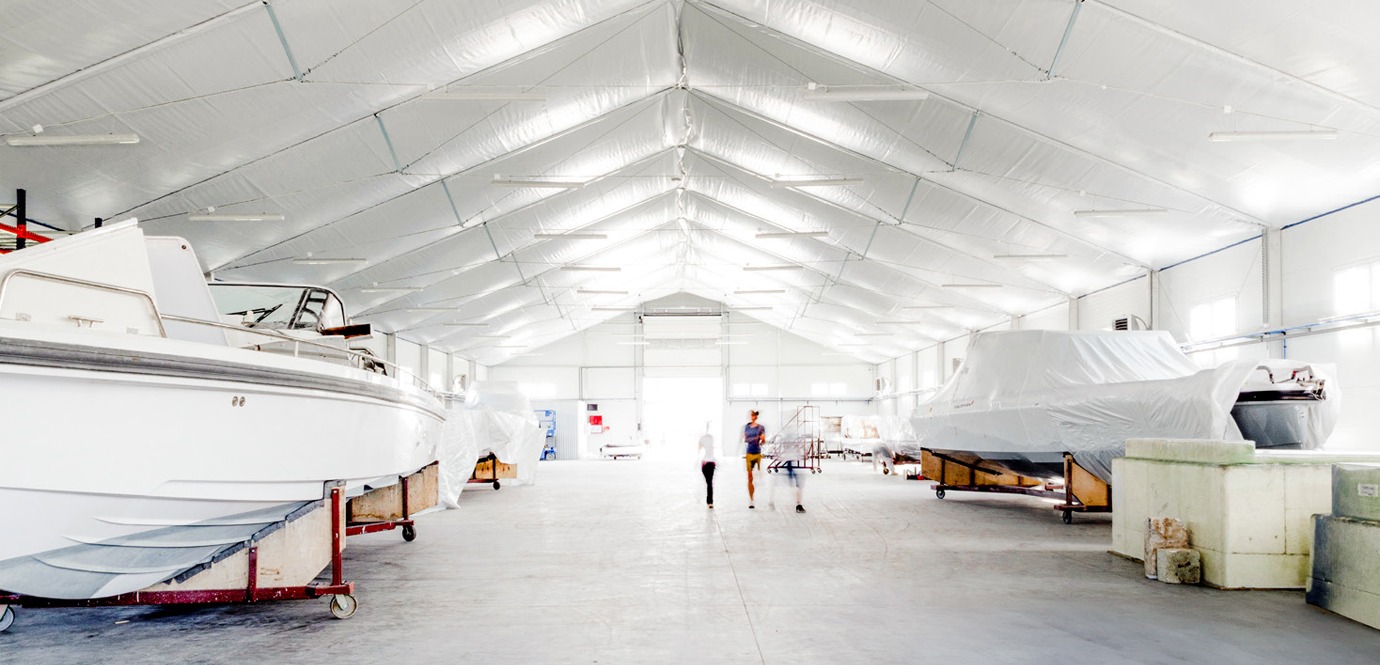 Утеплений виробничий цех для верфі з будівництва яхт у Польщі