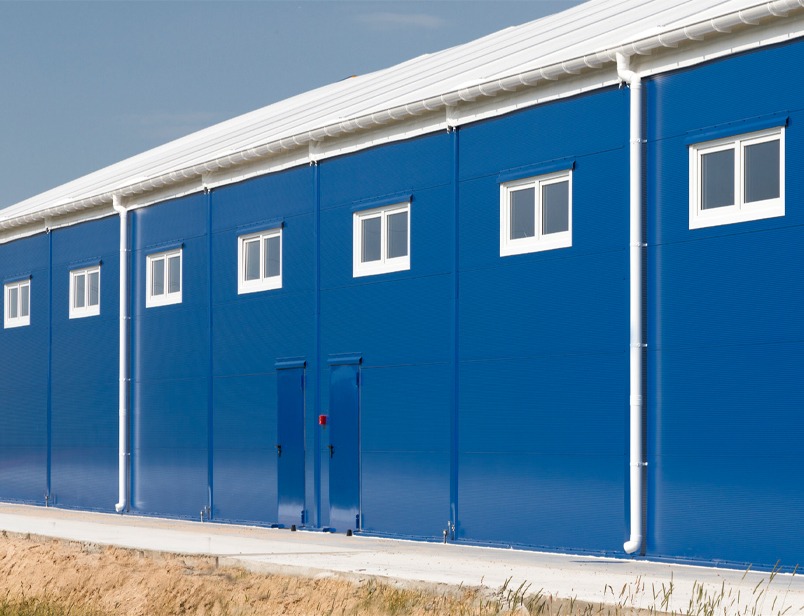 Утеплений виробничий цех для верфі з будівництва яхт у Польщі